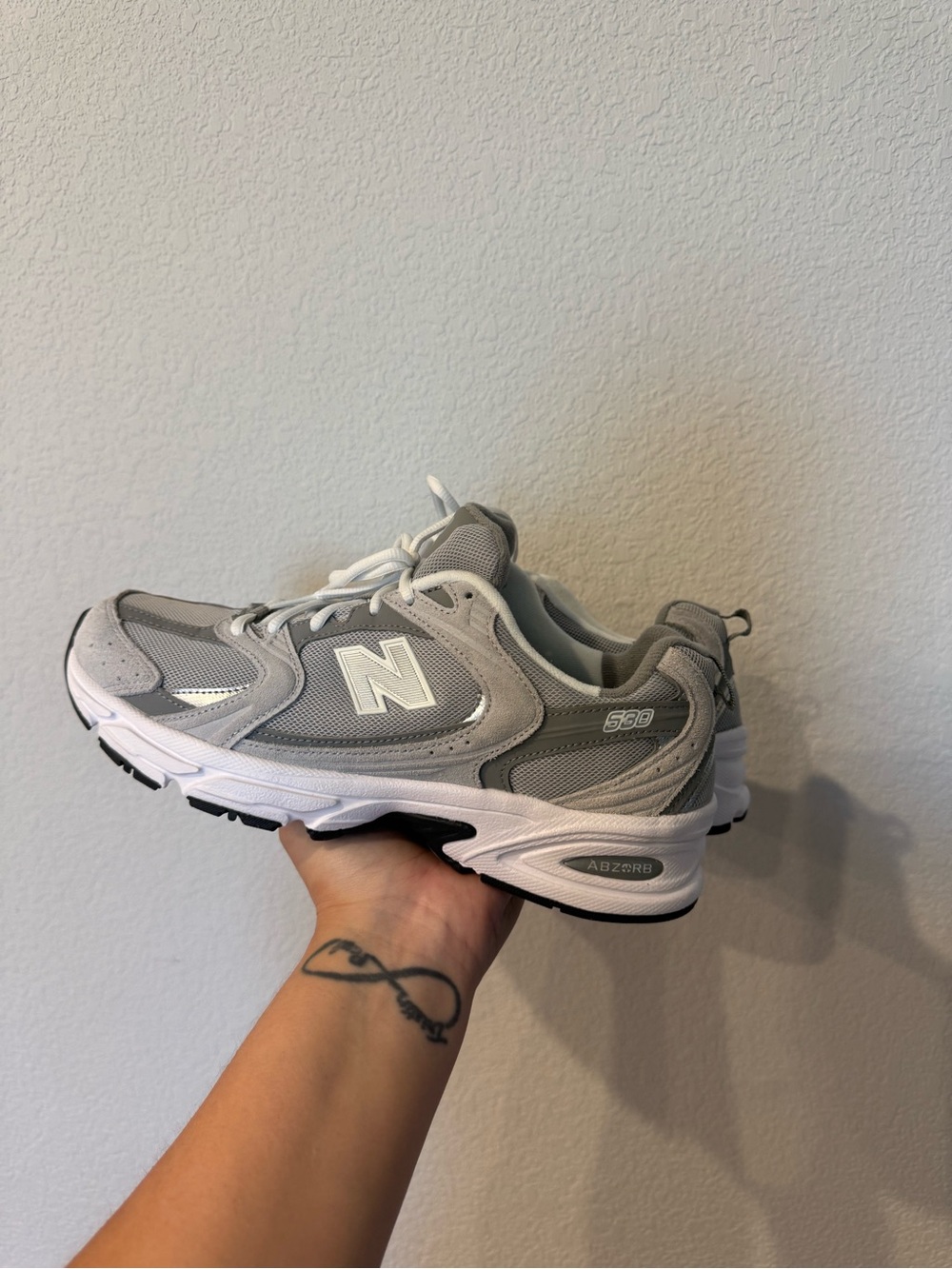 New Balance Kids 530 Sneakers in Light Gray and White